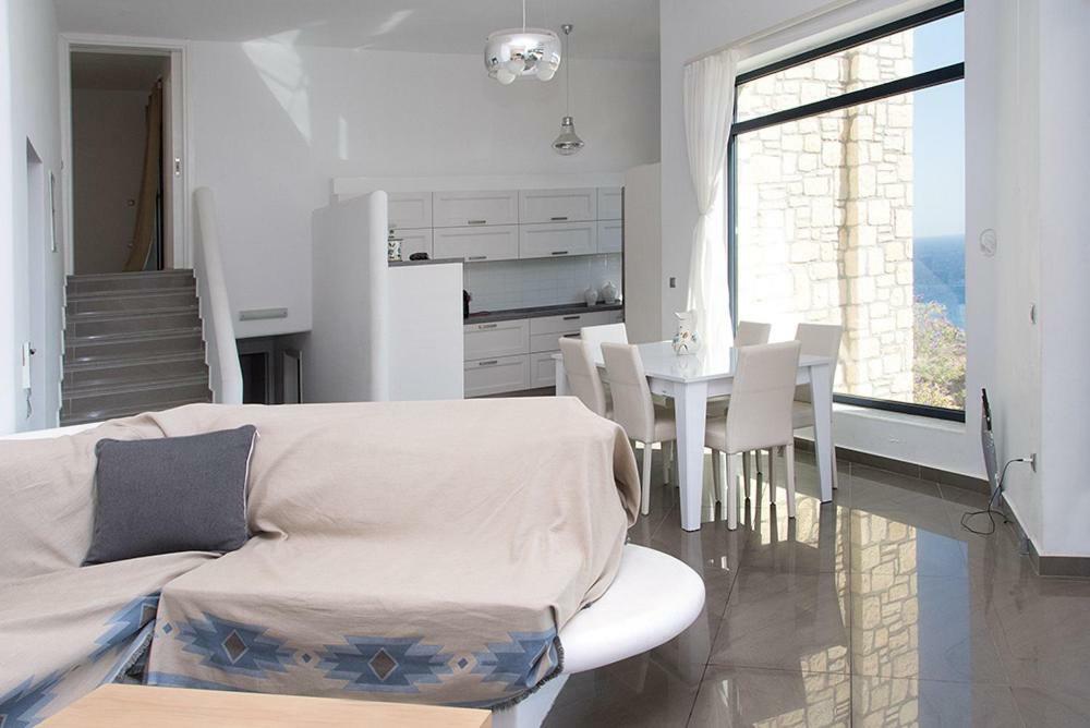 Evilia Luxury Villa Amoopi Buitenkant foto