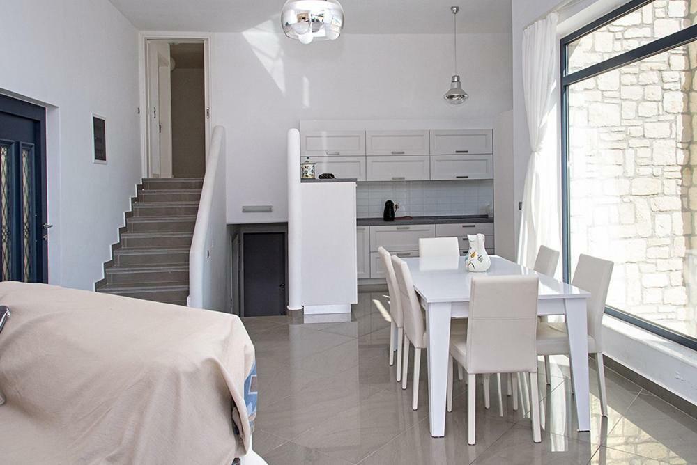 Evilia Luxury Villa Amoopi Buitenkant foto